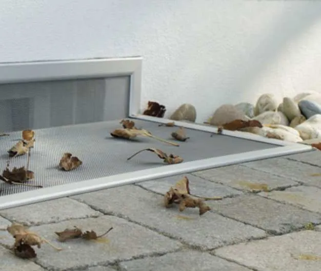 Lichtschachtabdeckung für Lichtschächte mit hohem Fensterüberstand | LI1/7