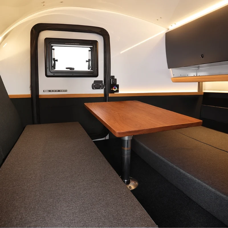 HeroLounge Table & Sitting